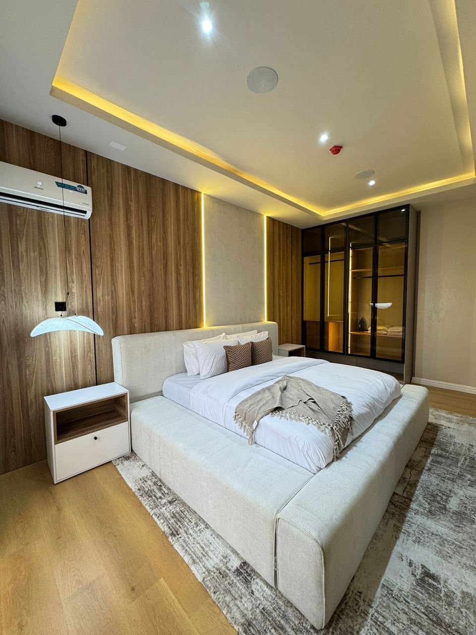 Stunning modern villa in the heart of victoria island